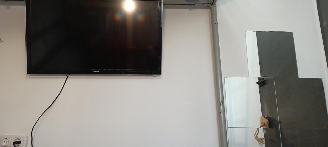 Habitacion Albergue En Parque Natural モンカダ・イ・レイシャク エクステリア 写真